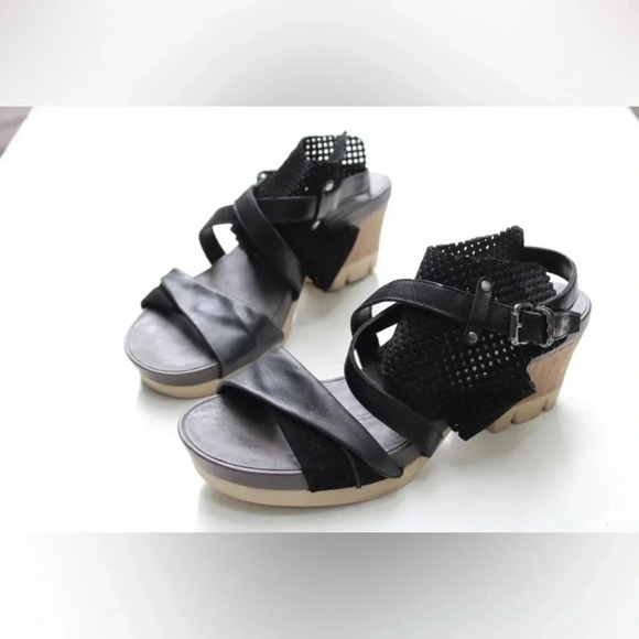 OTBT Take off sandals - Picture 1 of 11